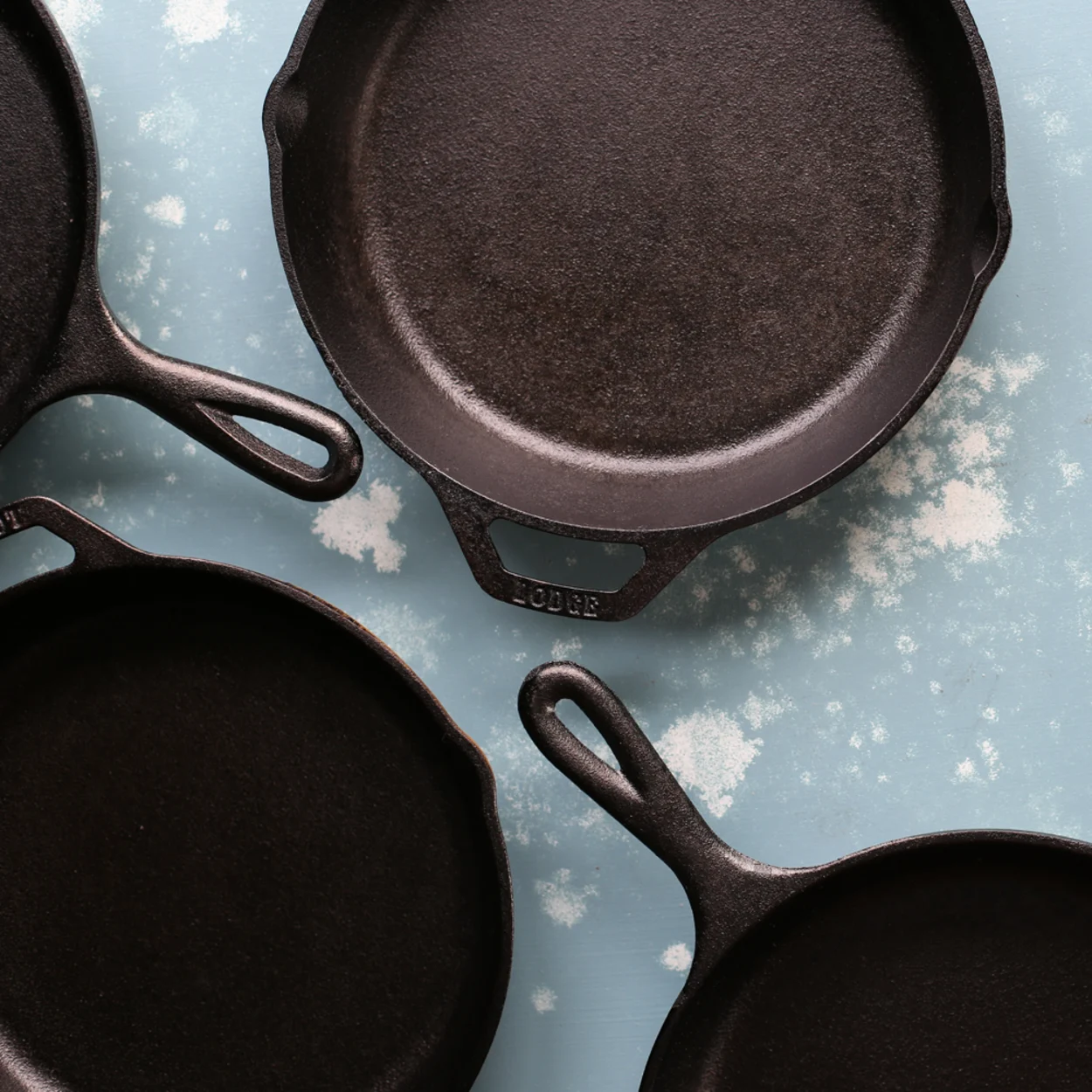 33,6 cm Cast Iron Skillet