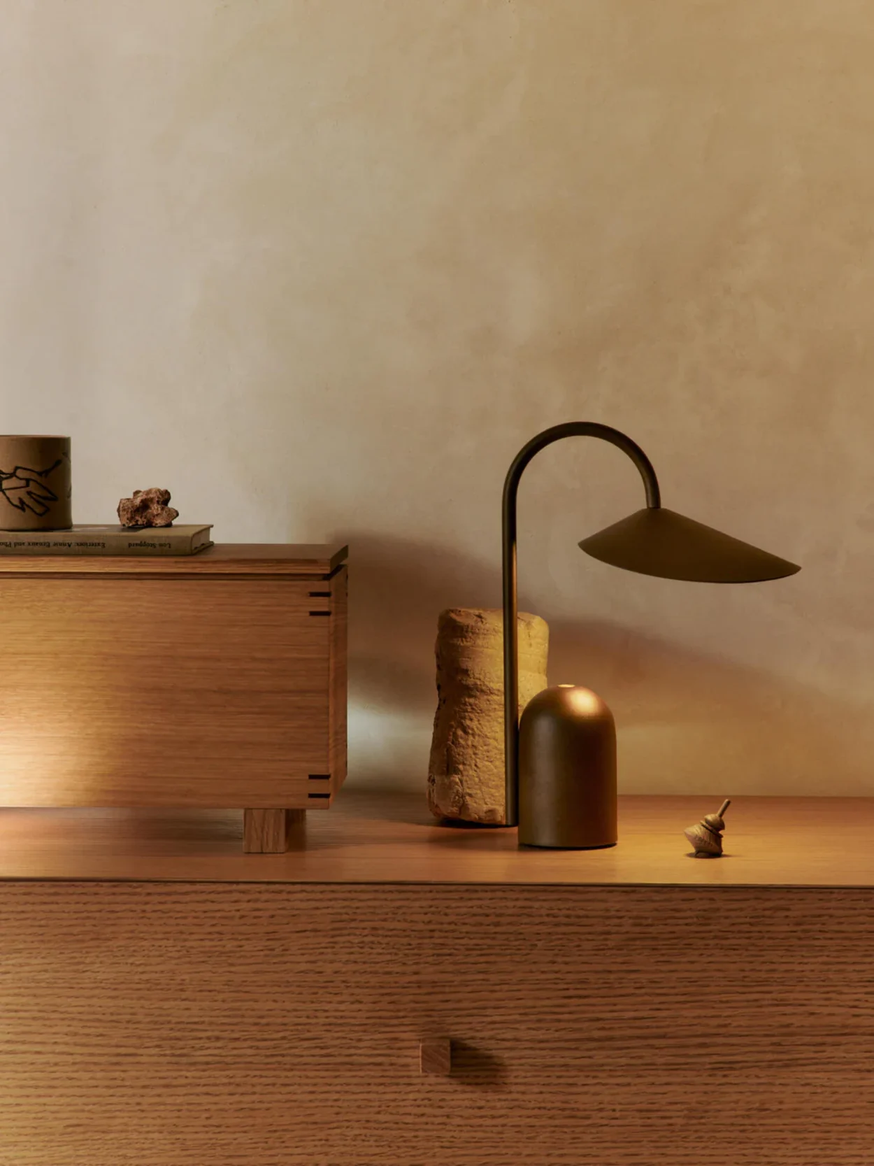 Arum Portable Lamp - Dark Chocolate 