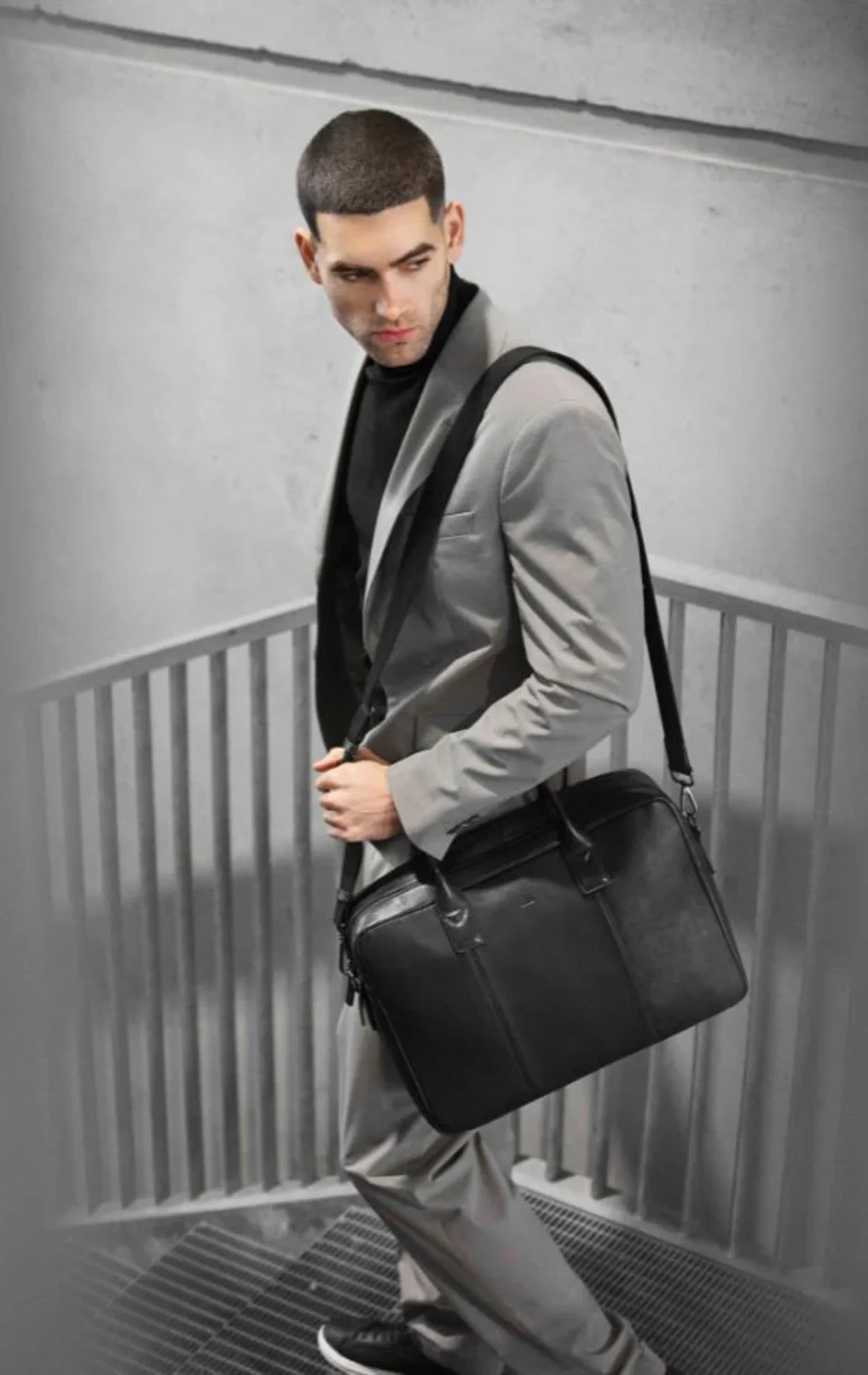 AshtonMBG Laptop Bag - Black 