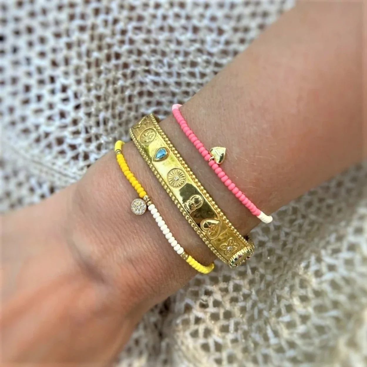 Equality Heart Beaded Bracelet - Light Pink/white