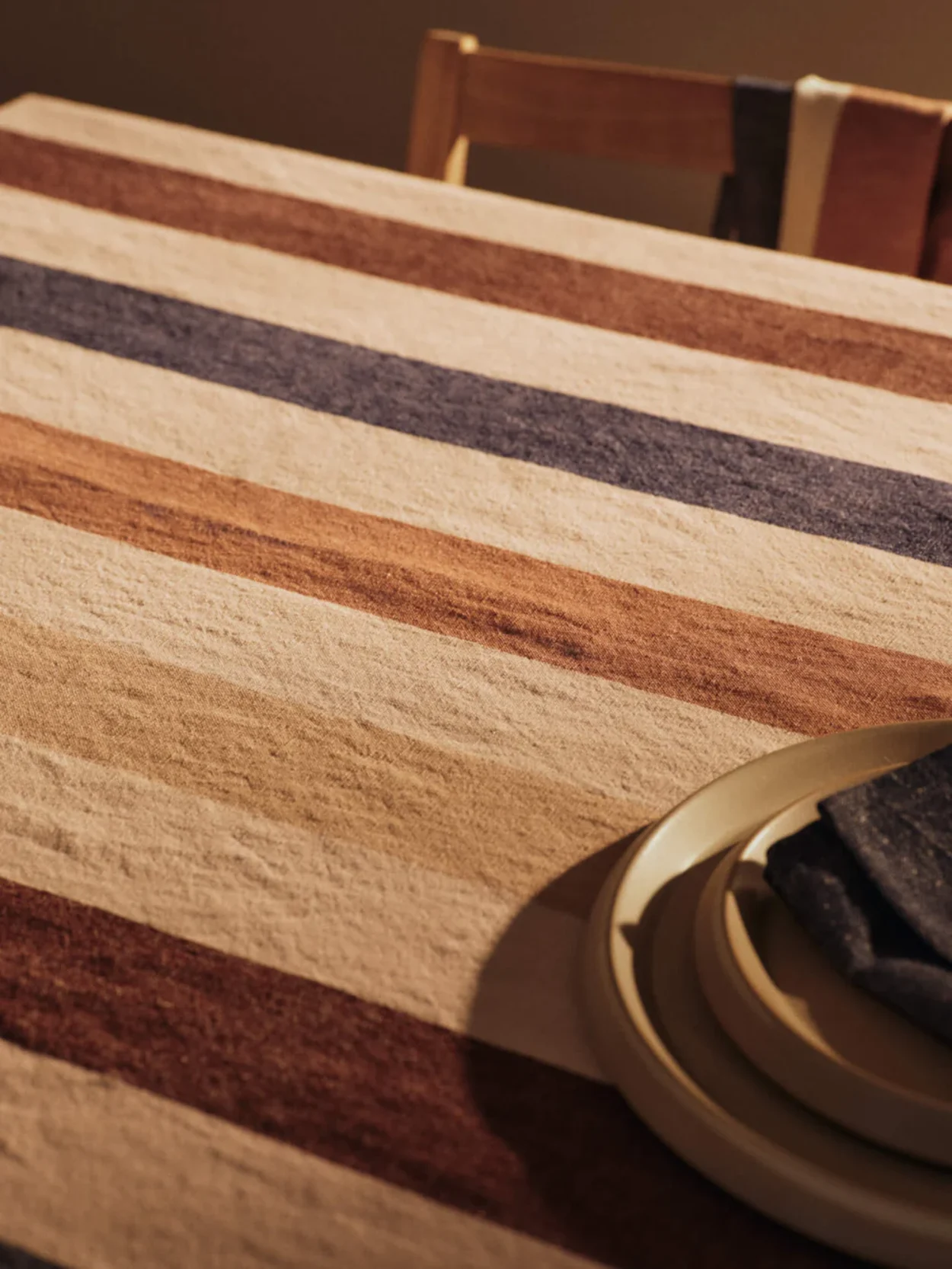 Hale tablecloth - Cashmere/Mocha/Indigo Blue