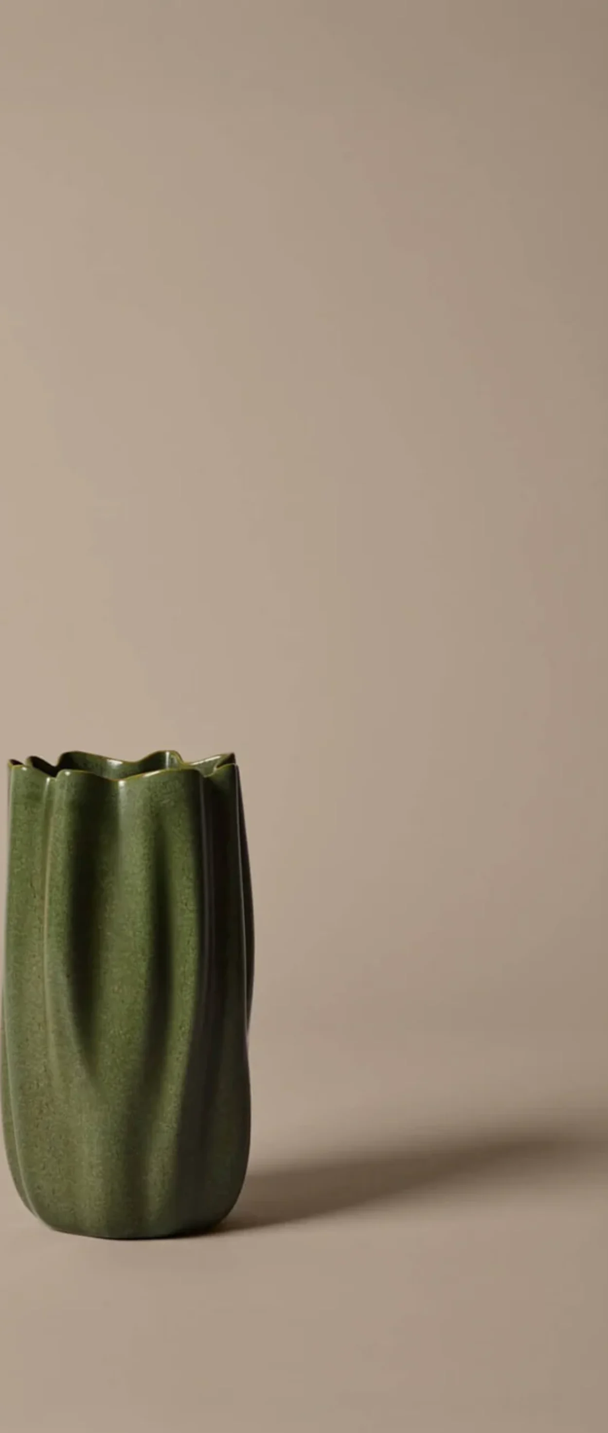 Nium Vase - H23 - Dark Sage