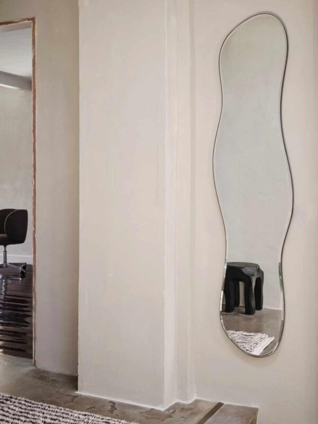 Pond Mirror - Full Size - Dark Chrome