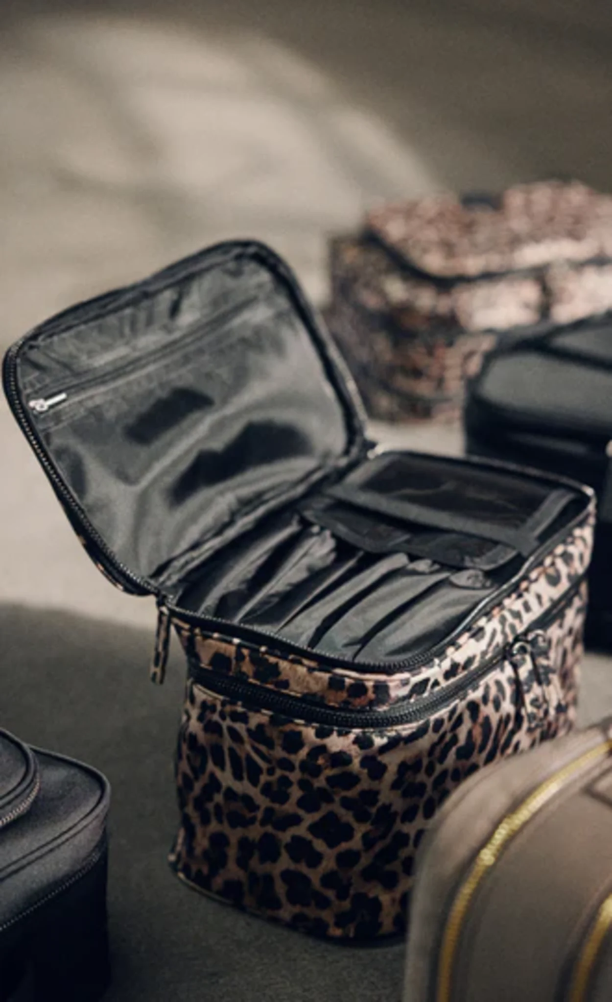 TreasureMBG Toiletry Bag Rec Leopard 