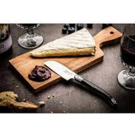 Santoku ostahnífur og acacia bretti